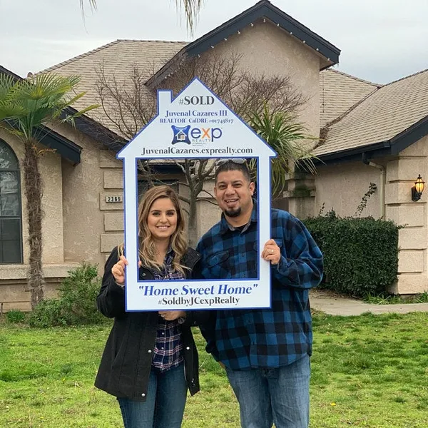 House Shaped Frame - Social Cutouts