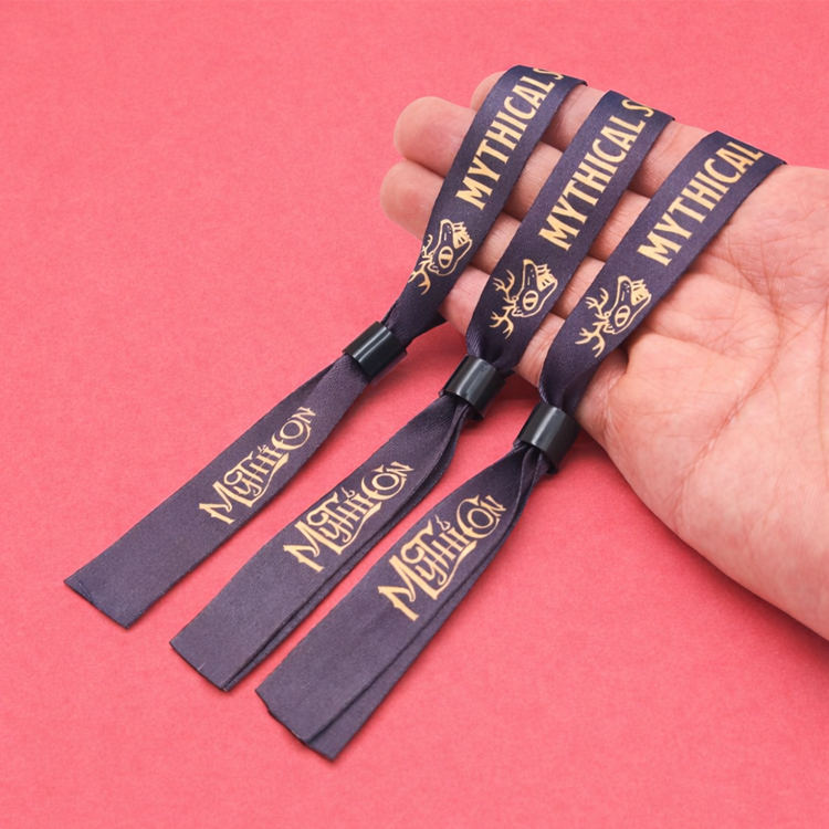 Fabric Wristbands https://d2ngzhadqk6uhe.cloudfront.net/xpresscol/images/product/fabric_wrsitbands.png